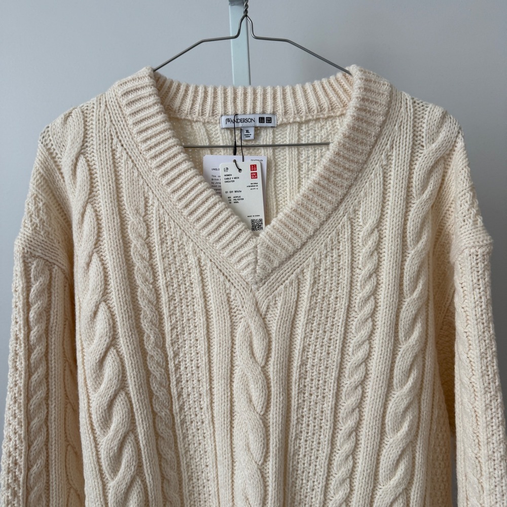 JJW Anderson x Uniqlo sz Mens (L) Womens (XL) Unisex Sweater Tennis Prep Preppy - Picture 2 of 6